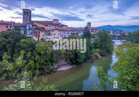 Italien, Friaul - Julisch Venetien, Cividale del Friuli, Natisone Fluss Stockfoto