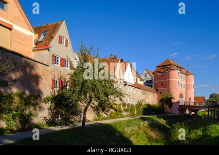 Deutschland, Bayern, Schwaben, Donau-Ries, Donauwoerth, Stadtmauer und Rieder Tor, City Gate Stockfoto