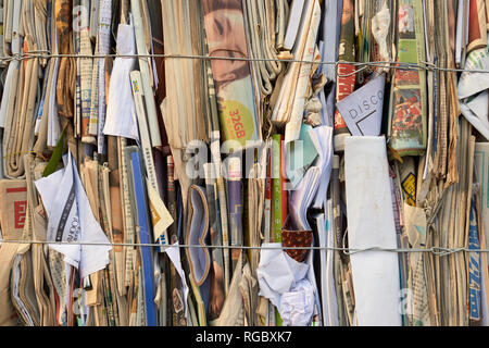 HONG KONG - Oktober 25, 2015: Nahaufnahme von Stapel von Papier für das Recycling in Hong Kong Stockfoto