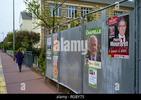 Politische Plakate, Cabourg, Normandie, Frankreich Stockfoto