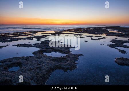 Afrika, Südafrika, Western Cape, Kapstadt, Küste bei Sonnenuntergang Stockfoto