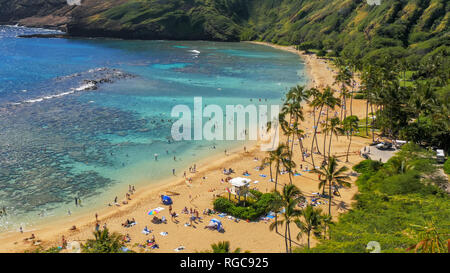 Nahaufnahme der Strand und das Riff an der beliebten Schnorcheln Lage, Hanauma Bay in Hawaii Stockfoto