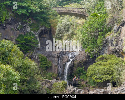 Wasserfälle an der berühmten sieben heiligen Pools oheo Gulch auf Maui Stockfoto