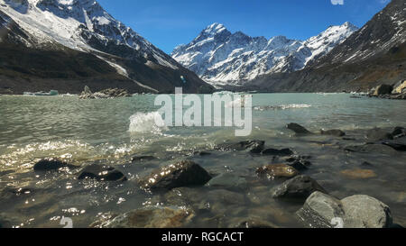 Ein Schuss von Mt Cook und die Küstenlinie von der eiszeitlichen hooker See in Neuseeland Stockfoto