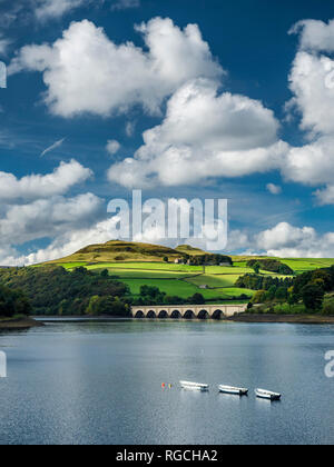 Grossbritannien, England, Derbyshire, Peak District, Ladybower Reservoir, Derwent Valley Aquädukt Stockfoto