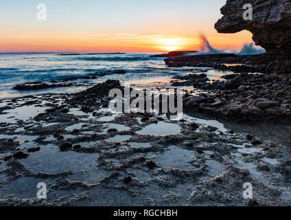 Afrika, Südafrika, Western Cape, Kapstadt, Küste bei Sonnenuntergang Stockfoto
