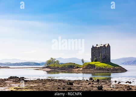 Großbritannien, Schottland, Scottish Highlands, Glencoe, Castle Stalker, Loch Laich Stockfoto