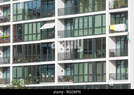Modernes Wohnhaus in der Hafencity, Hamburg, Deutschland, Europa ich Modernes Wohngebäude in der Hafencity, Hamburg, Deutschland, Europa Stockfoto