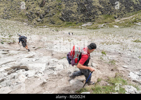 Russland, Kaukasus, Bergsteiger Wandern im oberen Baksan Tal Stockfoto