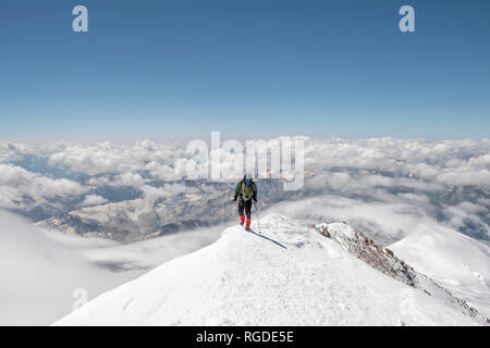 Russland, Obere Baksan Valley, Kaukasus, Bergsteiger, aufsteigend Elbrus Stockfoto