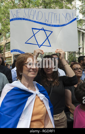 Über 10.000 Pro-Israel Demonstranten versammelten in der Nähe der UNO für eine Rallye Israel während seiner gegenwärtigen israelisch-palästinensischen Krise zu unterstützen, 28. Juli 2014 Stockfoto