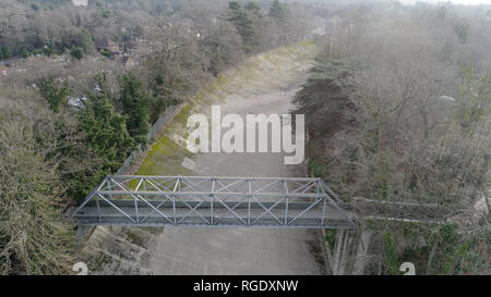 Das bleiben der konkreten Banked Track in Brooklands, die weltweit erste Rennstrecke Stockfoto