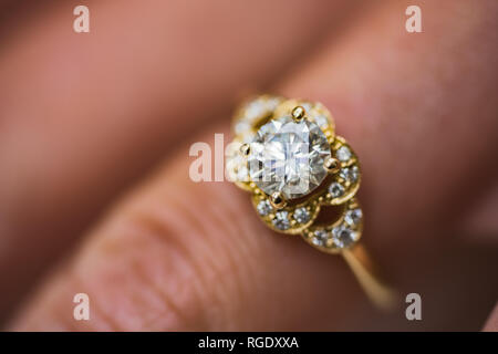 Ein Gold Diamond Engagement Ring Stockfoto