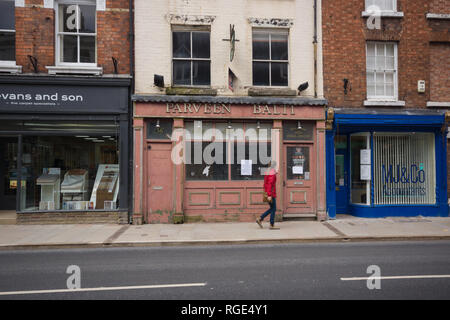 Die parveen Balti indischen Imbiss und Restaurant in Wyle Cop Shrewsbury geschlossen 2008 und Links verlassen. Stockfoto