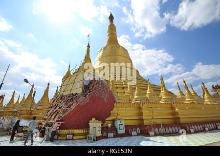 Bago, Myanmar, Feb 2,2018, Foto die Shwemawdaw Pagode, die höchste Pagode in Myanmar, der Goldene Tempel Gottes Stockfoto