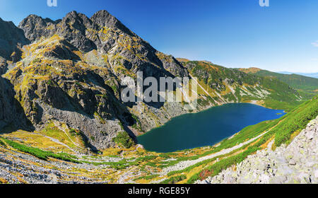 Panorama der Czarny Staw Gasienicowy und Maly Koscielec Peak in der Umgebung von Strecke zu Skrajny Granat Peak, Hohe Tatra Stockfoto