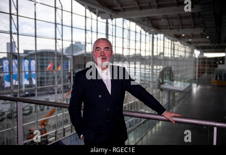 Hamburg, Deutschland. 29 Jan, 2019. Bernd Aufderheide, Vorsitzender der Geschäftsführung der Hamburg Messe und Congress GmbH, stehen im Foyer der Messehallen. Auf einer Pressekonferenz, die Hamburg Messe und Congress GmbH gab einen Ausblick für das kommende Geschäftsjahr 2019. Quelle: Axel Heimken/dpa/Alamy leben Nachrichten Stockfoto