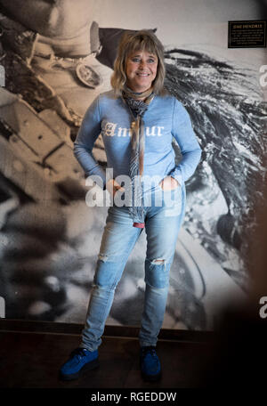 Hamburg, Deutschland. 29 Jan, 2019. Rock Sänger Suzi Quatro präsentiert ihr neues Album "No Control" Auf einer Presseveranstaltung im Hard Rock Cafe Hamburg an den Landungsbrücken. Credit: Christian Charisius/dpa/Alamy leben Nachrichten Stockfoto