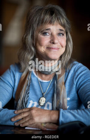 Hamburg, Deutschland. 29 Jan, 2019. Rock Sänger Suzi Quatro präsentiert ihr neues Album "No Control" Auf einer Presseveranstaltung im Hard Rock Cafe Hamburg an den Landungsbrücken. Credit: Christian Charisius/dpa/Alamy leben Nachrichten Stockfoto