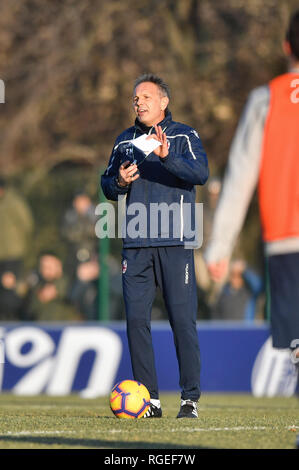 Foto Massimo Paolone/LaPresse 29 Maggio 2005 2019 Bologna, Italia sport Primo allenamento allenatore Calcio FC Bologna Sinisa Mihajlovic - Campionato di calcio Serie A TIM 2018/2019 - Centro Tecnico" Niccolo Galli" Nella Foto: Sinisa Mihajlovic Foto Massimo Paolone/LaPresse Januar 29, 2019 Bologna, Italien Sport Fussball Erste training Trainer FC Bologna Sinisa Mihajlovic - Italienische Fußball-Liga einen TIM 2018/2019 - "Niccolo Galli "Technical Center. In der Pic: Sinisa Mihajlovic Stockfoto