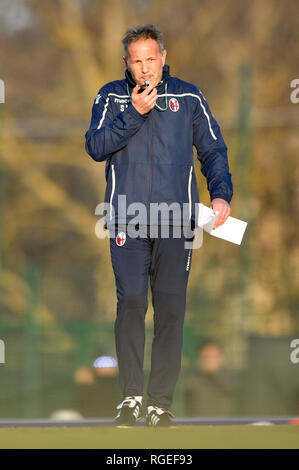 Foto Massimo Paolone/LaPresse 29 Maggio 2005 2019 Bologna, Italia sport Primo allenamento allenatore Calcio FC Bologna Sinisa Mihajlovic - Campionato di calcio Serie A TIM 2018/2019 - Centro Tecnico" Niccolo Galli" Nella Foto: Sinisa Mihajlovic Foto Massimo Paolone/LaPresse Januar 29, 2019 Bologna, Italien Sport Fussball Erste training Trainer FC Bologna Sinisa Mihajlovic - Italienische Fußball-Liga einen TIM 2018/2019 - "Niccolo Galli "Technical Center. In der Pic: Sinisa Mihajlovic Stockfoto