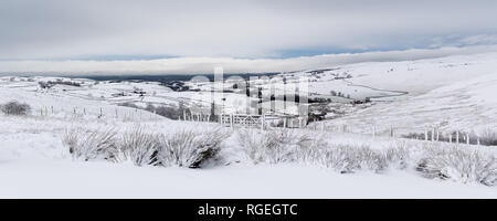 Eden Valley in der Nähe von Kirkby Stephen, Cumbria, Großbritannien. 29. Januar, 2019. Blick über den oberen Eden Valley in der Nähe von Kirkby Stephen nach dem Schnee Sturm, die sah, Transport alle über den Norden von England gestört. Credit: Wayne HUTCHINSON/Alamy leben Nachrichten Stockfoto