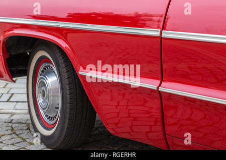 Seitenansicht eines 1960er Jahre amerikanische Limousine Stockfoto