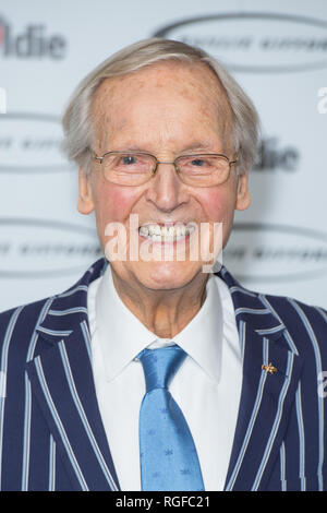 Nicholas Parsons ankommen für die Oldie des Jahres Auszeichnungen bei Simpson's in The Strand, London. Stockfoto