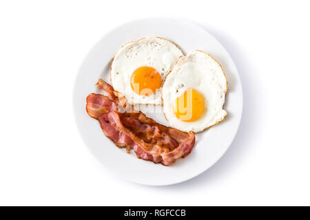 Spiegeleier und Speck zum Frühstück auf weißem Hintergrund. Ansicht von oben Stockfoto