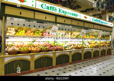 Obststand in Harrods London Stockfoto