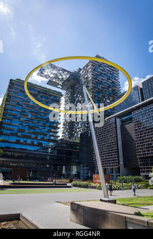 Halo, ein Wind angetrieben kinetische Skulptur im Central Park, eine große gemischt - Stadterneuerung Projekt am Broadway im Stadtteil Chippendale, Sydn verwenden Stockfoto