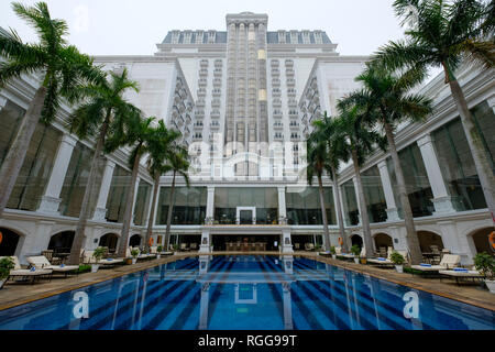 Außenpool im Indochine Palace Hotel in Hue, Vietnam, Asien Stockfoto