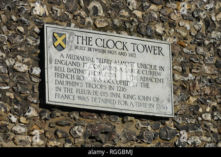 Plakette auf Clock Tower in St Albans zum Gedenken an die Geschichte der Lage. Stockfoto