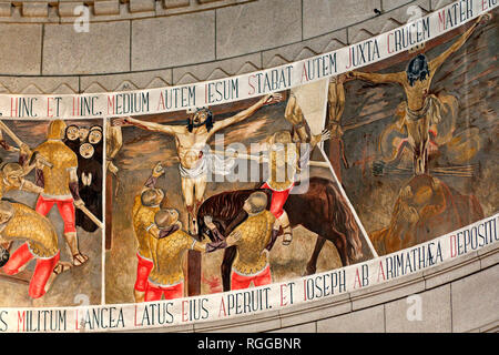 Gemälde hinter dem Altar und unter der Kuppel der Basilika von Monte de Santa Luzia in Viana do Castelo, in der Nähe von Porto in Portugal, die die Stockfoto