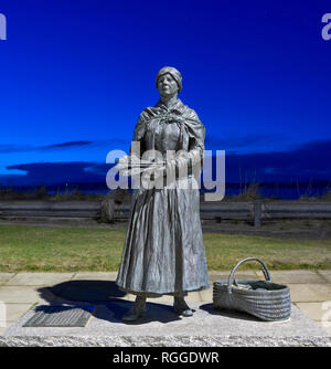 Die nairn Fishwife bei Nacht, Nairn, Schottland, UK Stockfoto