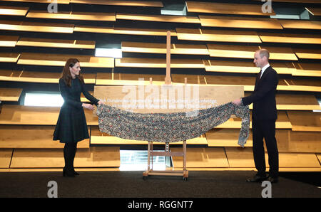 Der Herzog und die Herzogin von Cambridge, der als der Herzog und die Herzogin von Strathearn in Schottland bekannt sind, offiziell das V&A Dundee, erste Design Schottland's Museum geöffnet. Stockfoto