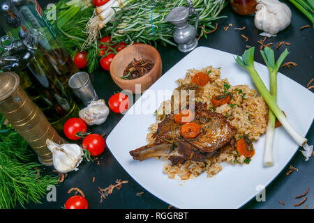 Traditionelle portugiesische feijoada serviert auf einem Teller für eine gesunde Ernährung Stockfoto