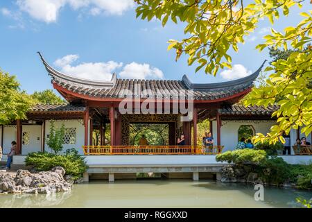 Pagode in Dr. Sun Yat-Sen Classical Chinese Garden, traditionelle chinesische Architektur, Vancouver, British Columbia, Kanada Stockfoto