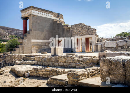 Der Palast von Knossos auf der Insel Kreta in Griechenland. Alte Ruinen der brennenden Teil des Archäologischen Museums in Heraklion. Stockfoto