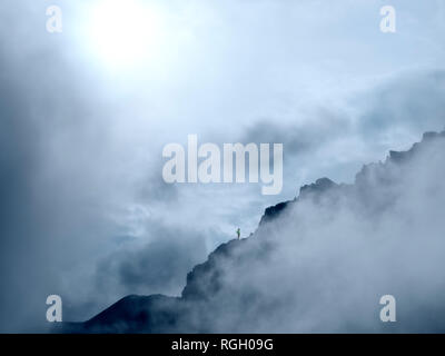 Grenzregion Italien Schweiz, Berge in Wolken am Piz Umbrail-pass Stockfoto