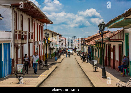 Salento, Kolumbien - 22. Februar 2017: Salento Straßen Quindio in Kolumbien Südamerika Stockfoto