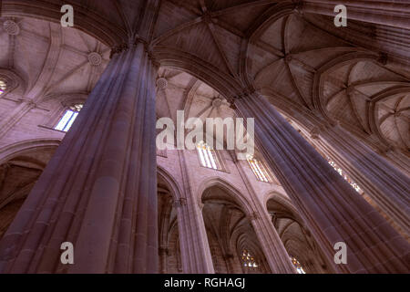 Langhaus und Chor in das Kloster von Batalha, Batalha, Portugal Stockfoto