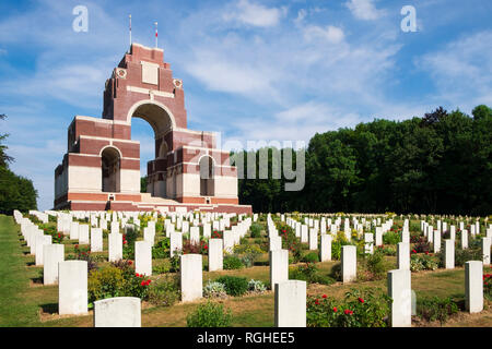 Thiepval Gedenkstätte für die Fehlende an der Somme in WW1, entworfen von Sir Edwin Lutyens Stockfoto
