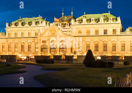 Das Schloss Belvedere zu Weihnachten, UNESCO-Weltkulturerbe, Wien, Österreich, Europa Stockfoto