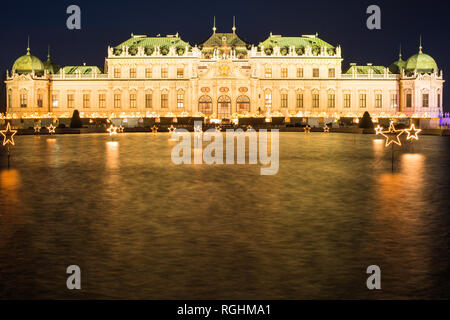 Das Schloss Belvedere zu Weihnachten, UNESCO-Weltkulturerbe, Wien, Österreich, Europa Stockfoto