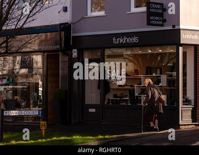 Esher, England - 21. Januar 2019. Etwas außerhalb von London, Esher ist 20 Minuten von trainride Metropolitan London. Mit seiner Nähe zum Stockfoto