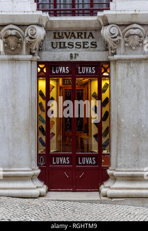 Luvaria Ulisses Handschuh Laden auf der Rua do Carmo in Chiado, Lissabon, Portugal Stockfoto