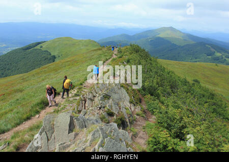 Polonina Welinska. Wanderweg in der Nähe von Mountain Shelter Puchatek Hütte (Chatka Puchatka), Bieszczady-gebirge, Polen Stockfoto