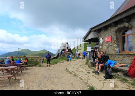 Berghütte namens 'Chatka Puchatka" (puchatka Hütte) auf Polonina Wetlinska, Bieszczady-gebirge, Polen Stockfoto