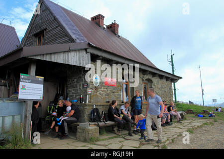 Berghütte namens 'Chatka Puchatka" (puchatka Hütte) auf Polonina Wetlinska, Bieszczady-gebirge, Polen Stockfoto